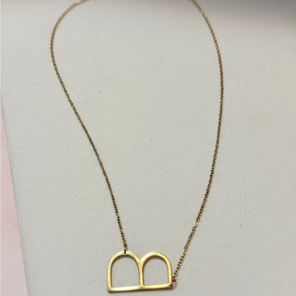 Elegant Gold tone B letter Necklace